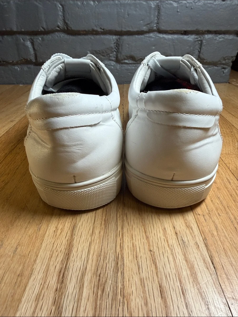 Minimalist Men’s White Leather Low-Top Sneakers